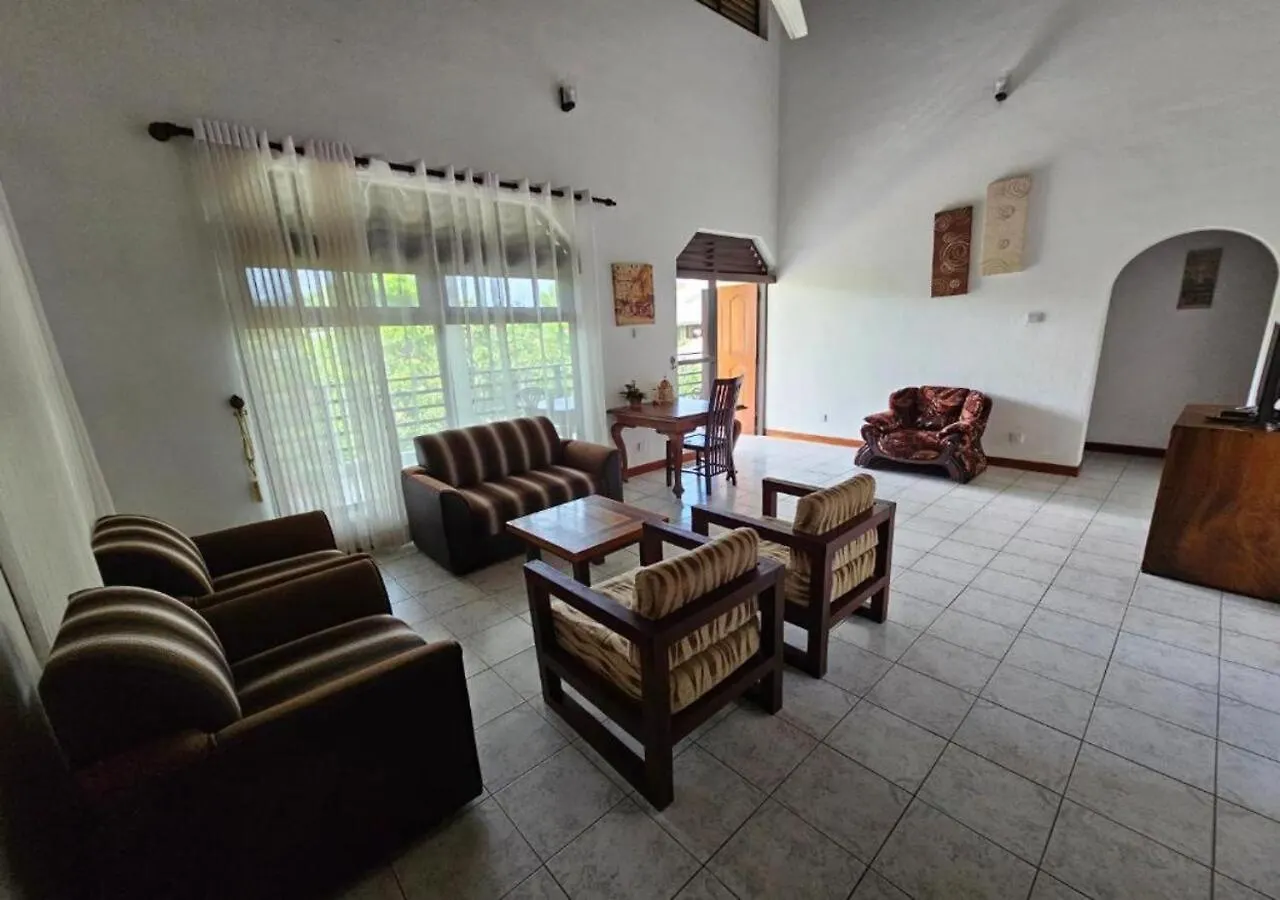 Green Village Negombo 0*,